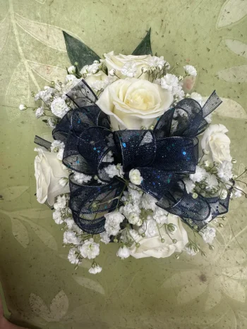 Corsage 10