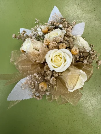 Corsage 19