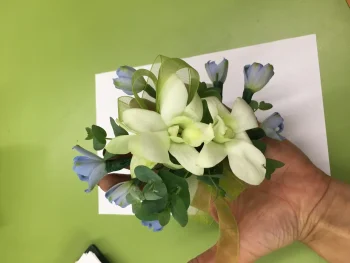 Corsage 35