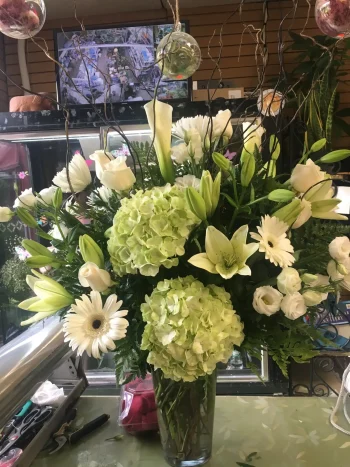 Sym Vase 10