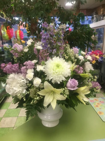 Sym Vase 9